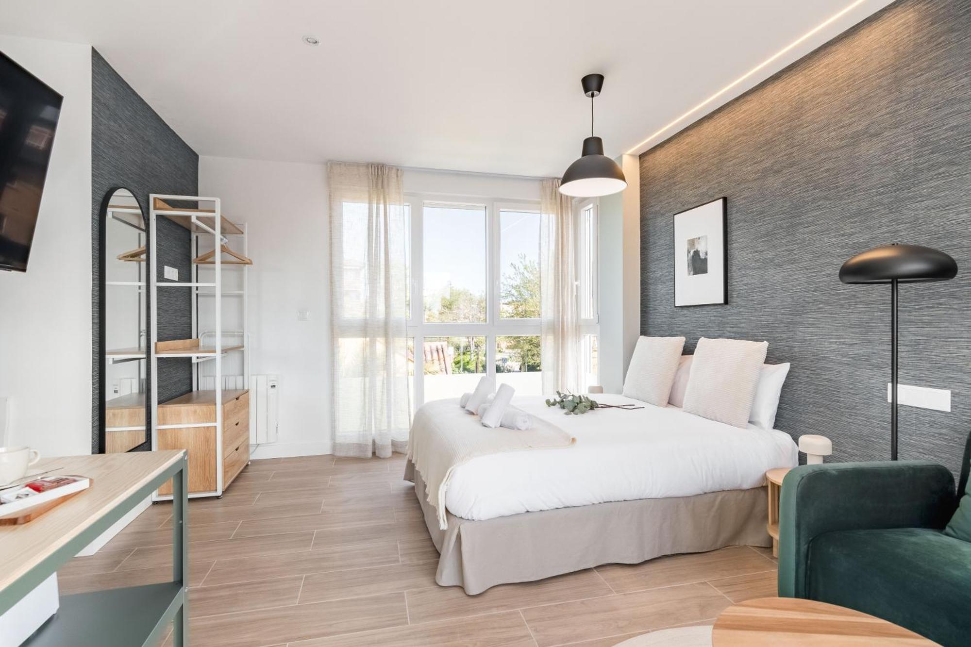 Arturo Soria By Charming Apartahotel *
