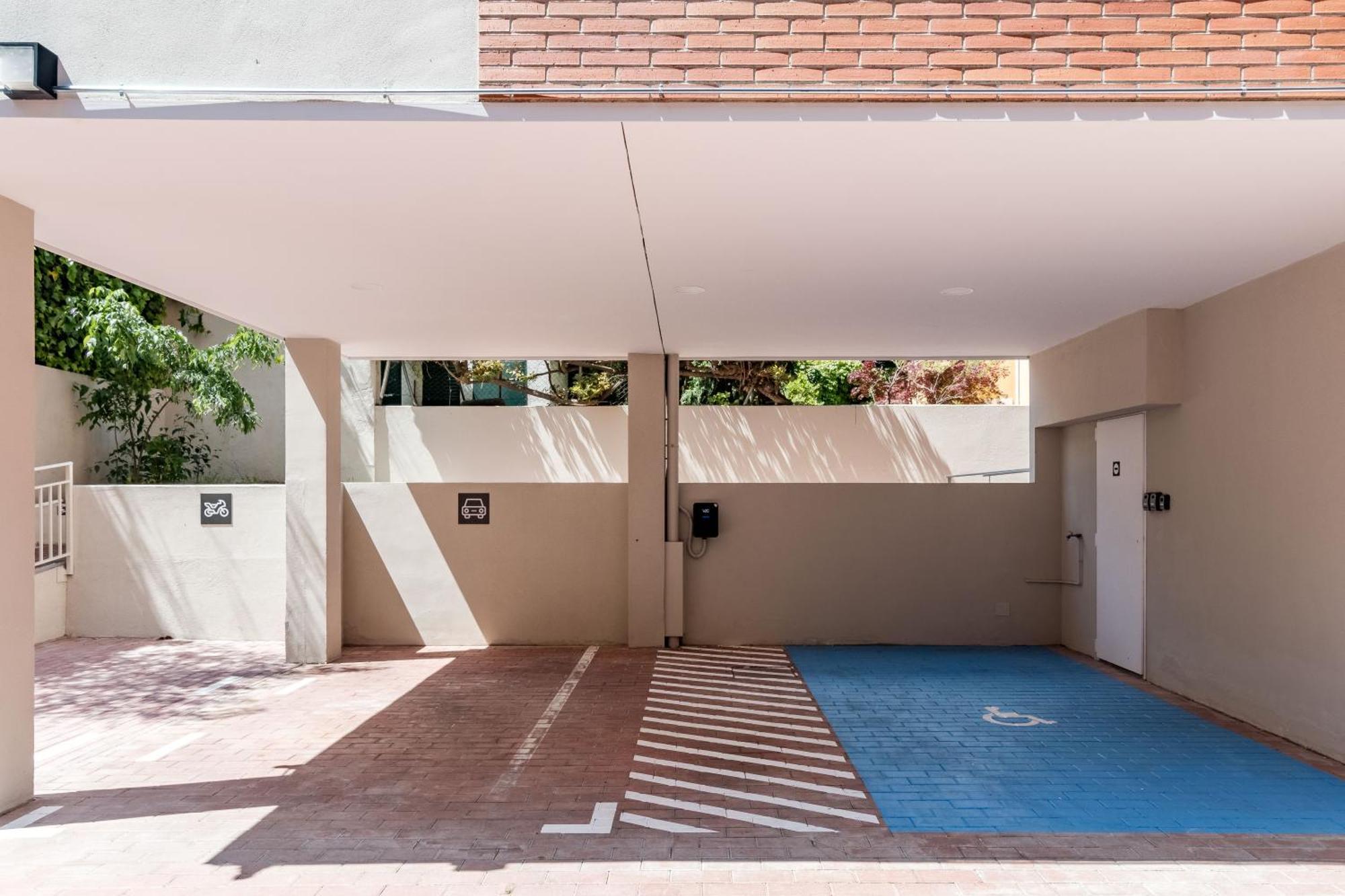 Arturo Soria By Charming Apartahotel Madrid